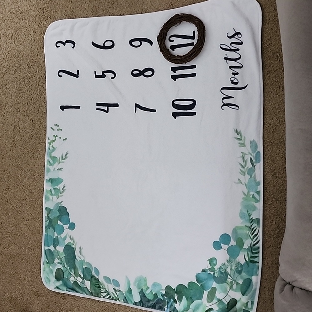 Baby Months Blanket with wreath